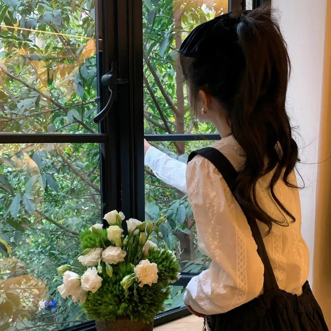 沉默不语的顾小姐